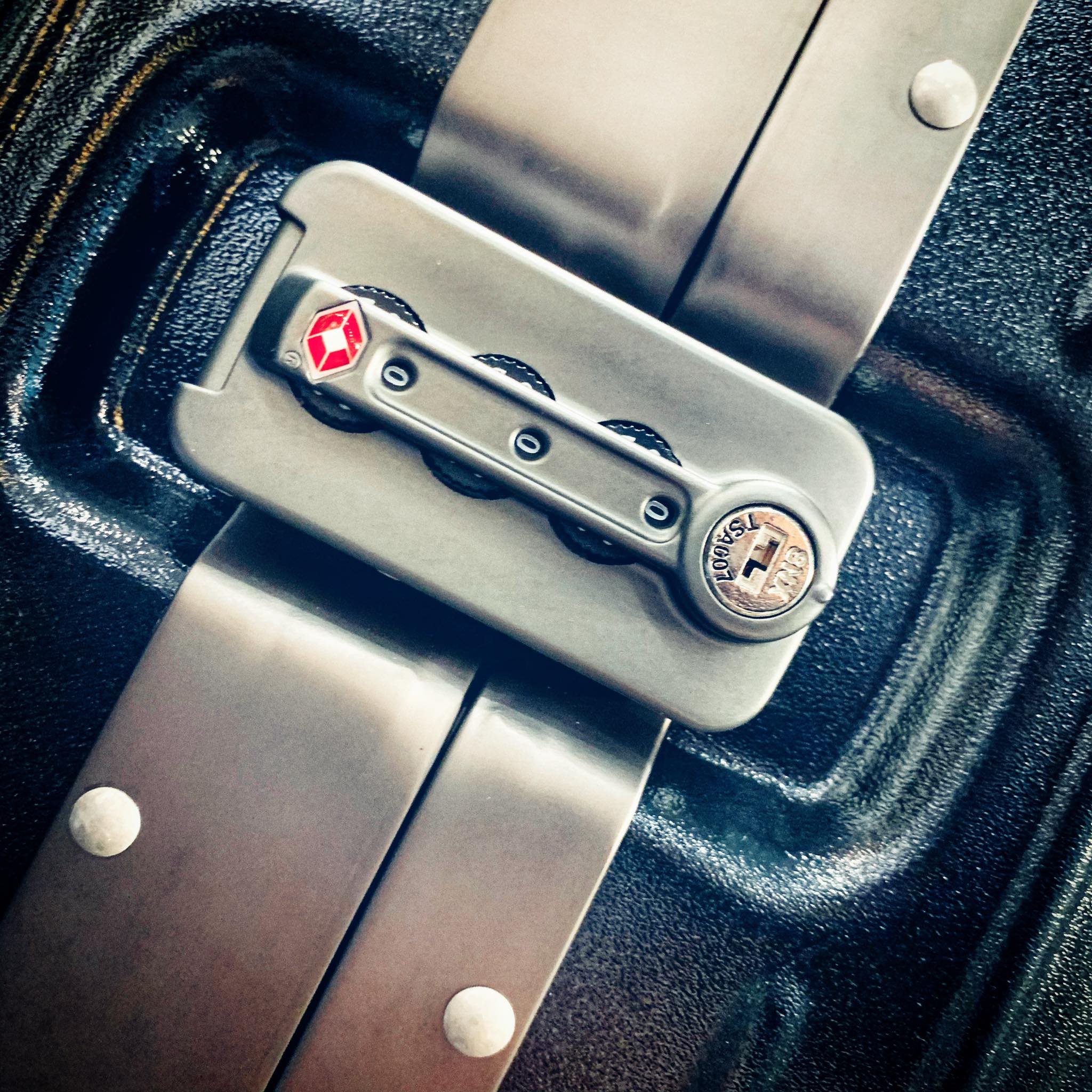 QUANTUM INDUSTRIES - GTX01 PRO TOURING GUITAR CASE